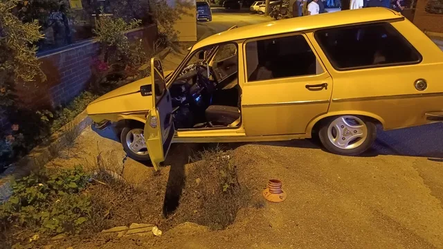 Mersin'de otomobil ile motosiklet çarpıştı: 2 yaralı