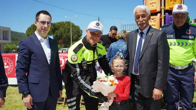 Muğla Ula'da öğrencilere uygulamalı trafik eğitimi verildi