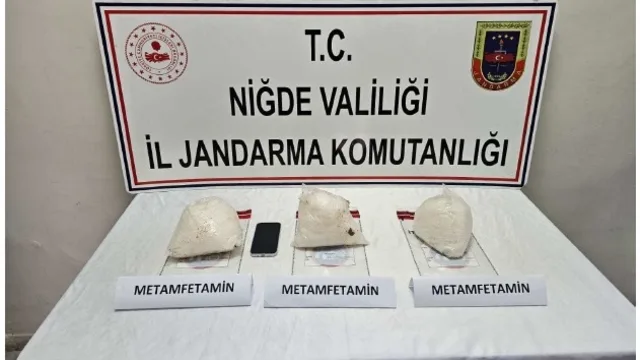 Niğde'de 3 kilo sentetik uyuşturucu yakalandı, 2 şüpheli gözaltında
