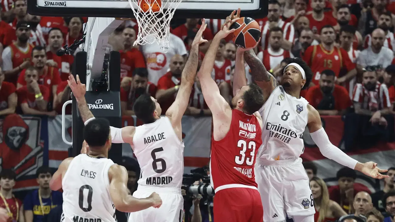 13 yıl sonra zafere ulaştı: EuroLeague'de şampiyon Olympiakos