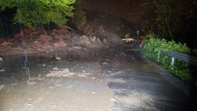 Ordu'da heyelan Fatsa-Kumru yolunu ulaşıma kapattı