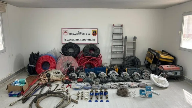 Osmaniye'de deprem konutlarından hırsızlık yapan 2 kişi tutuklandı