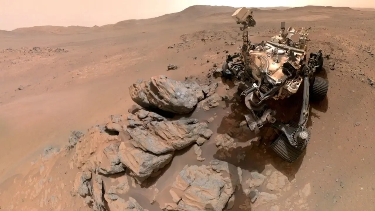 NASA paylaştı: Mars kaşifi Perseverance’tan Kızıl Gezegen'de büyüleyici özçekim!