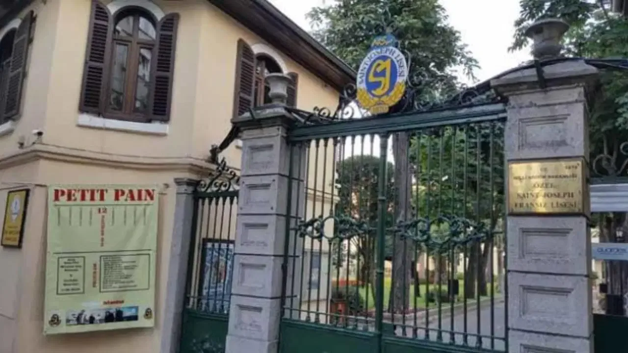 Özel Saint-Joseph Fransız Lisesi yöneticilerinden velilere öneri: 'Okulu yaşayarak seçin'