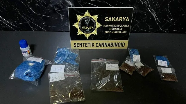 Sakarya Arifiye'de uyuşturucu operasyonu: 2 zanlı tutuklandı