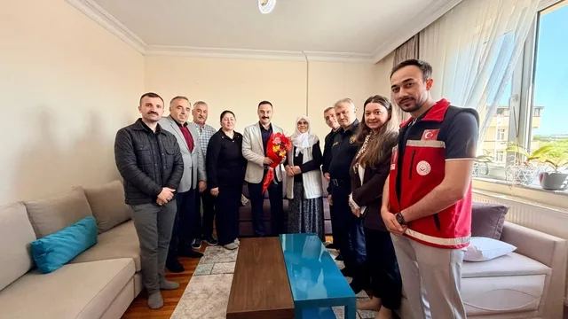 Samsunlu Kaymakamdan Şehit Annelerine Anneler Günü Ziyareti