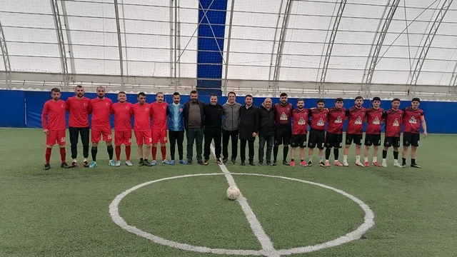 Sivas Zara'da 11 takımın mücadele ettiği futbol turnuvası başladı