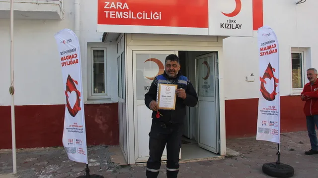 Sivas Zara'da Kan Bağışı Kampanyası: 38 Kez Bağış Yapan Kahraman Alkışlandı