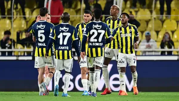 Spor yazarları Fenerbahçe - Başakşehir maçını değerlendirdi: 'Stres olmayınca huzur var'