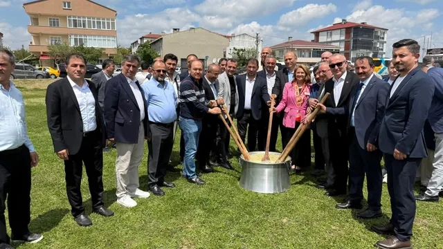Tekirdağ Ergene'de 2 Ton Keşkek Dağıtıldı, Çorlu'da Çocuklar İçin Etkinlik Düzenlendi