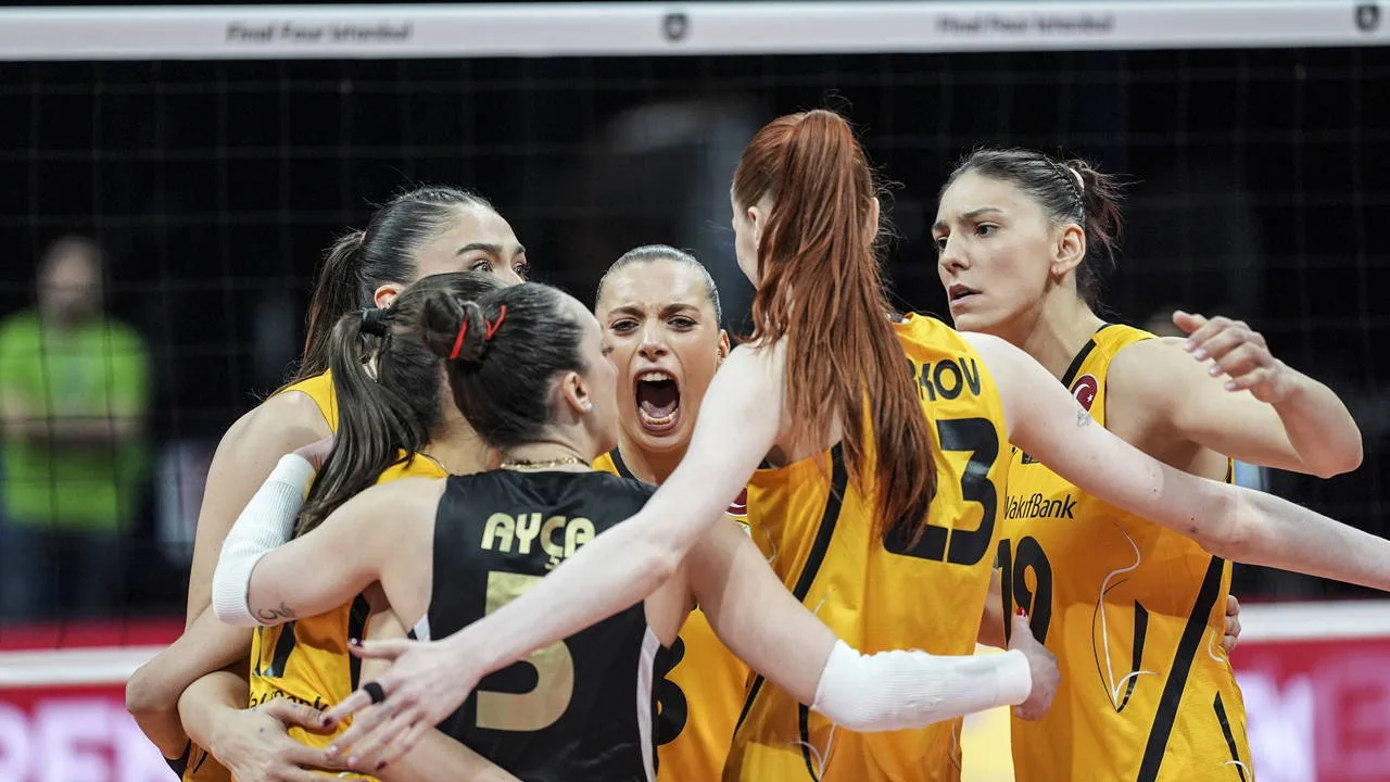 Imoco karşısında mucizevi geri dönüş: VakıfBank, CEV Şampiyonlar Ligi'nde adını finale yazdırdı