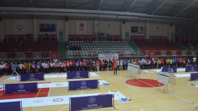 Yalova'da 48 takım Floor Curling Yıldızlar Türkiye Şampiyonası'nda yarışıyor
