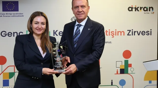 Antalya Büyükşehir Belediyesi, Genç Dostu Kent Ödülünü Aldı