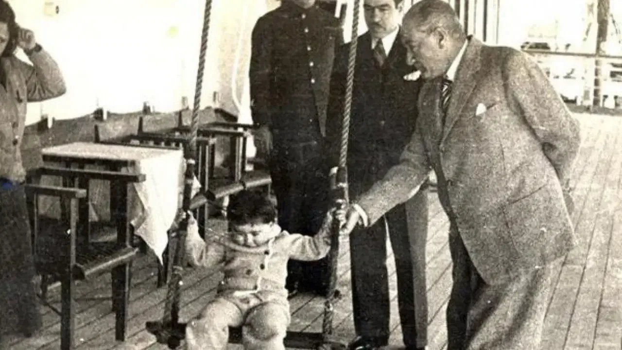 Geleceğin ışığına miras: Atatürk