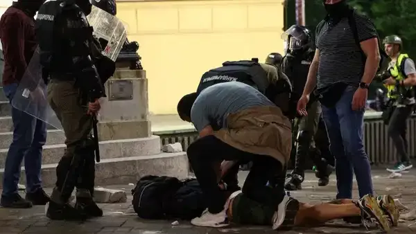 Belgrad'da hükümet karşıtı protestolar
