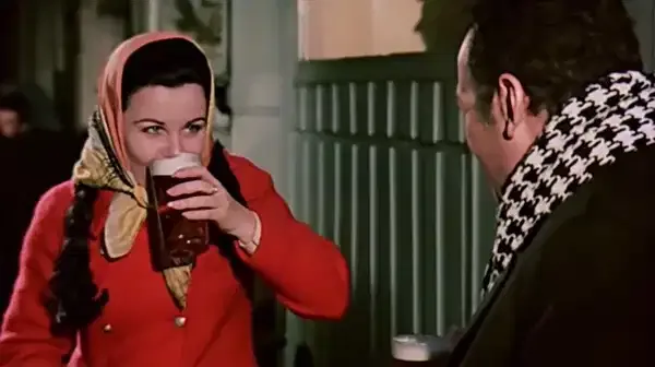 Menekşe Gözler Filmi