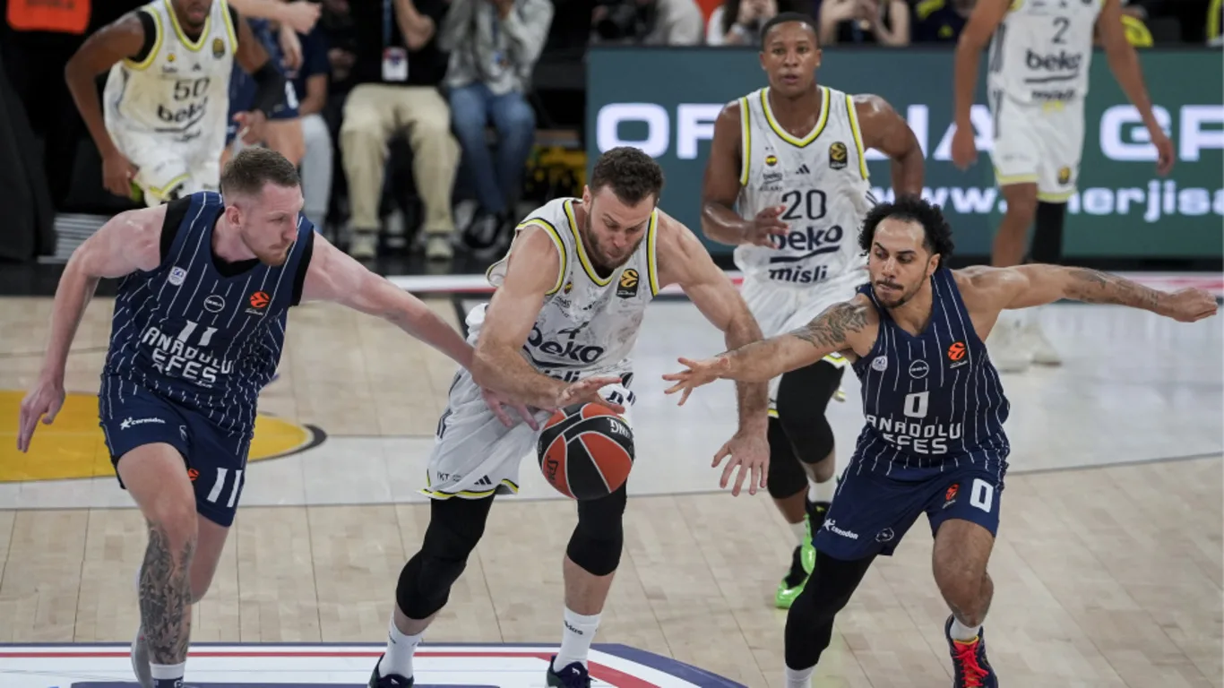 Anadolu Efes - Fenerbahçe Beko maçı!