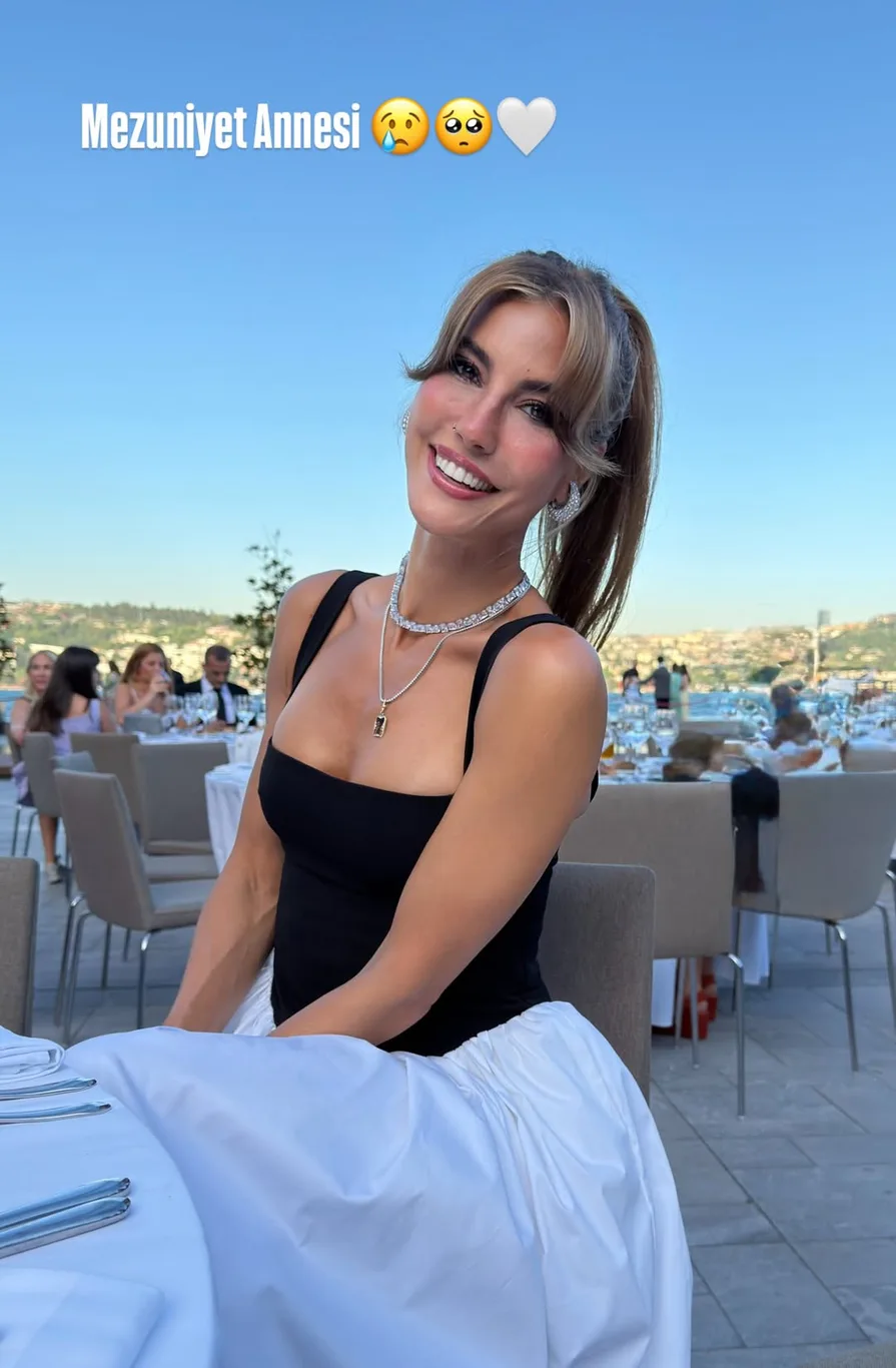 Çağla Şıkel ve Emre oldu!