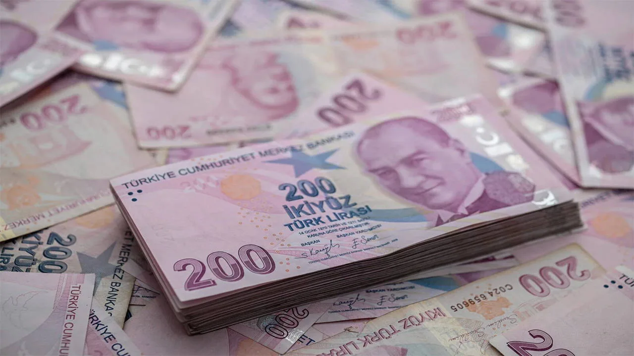 Hükümet kaynaklarından ilk sinyal geldi: Asgari ücrete ara zam yapılacak mı?