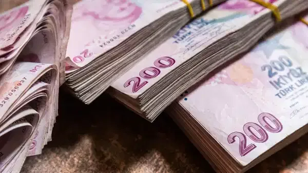 Hükümet kaynaklarından ilk sinyal geldi: Asgari ücrete ara zam yapılacak mı?