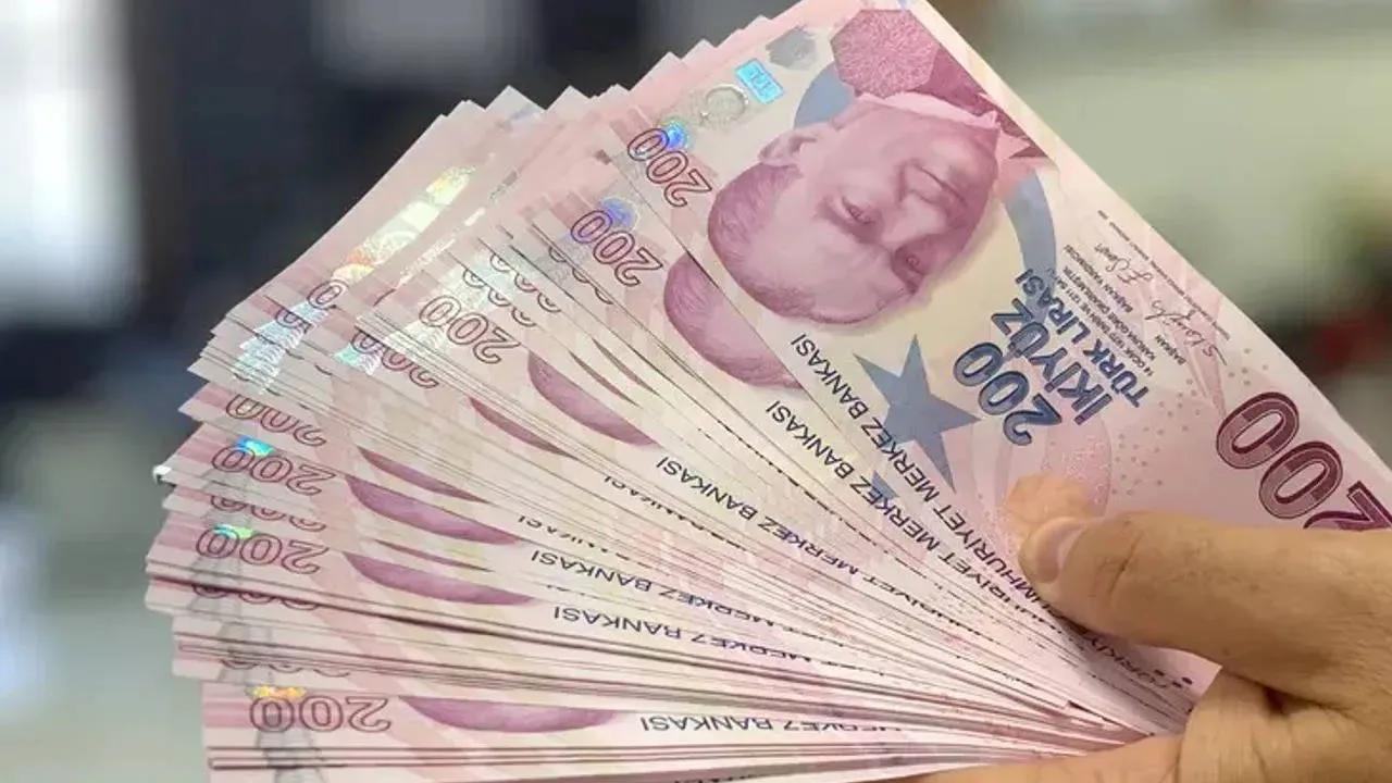 Hükümet kaynaklarından ilk sinyal geldi: Asgari ücrete ara zam yapılacak mı?