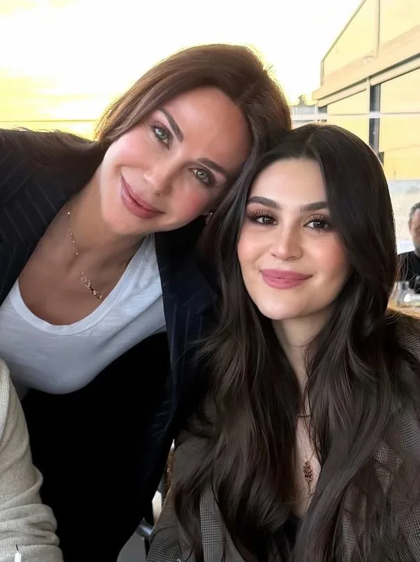 Demet Şener, kızı İrem Kutluay'ın 20!