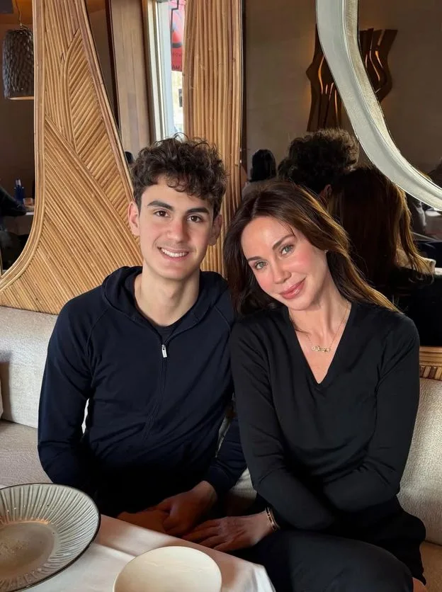 Demet Şener, kızı İrem Kutluay'ın 20!