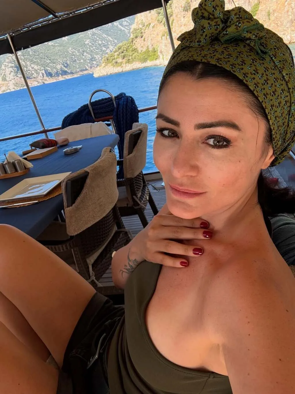 Deniz Çakır ve eşi Mavi Turda!