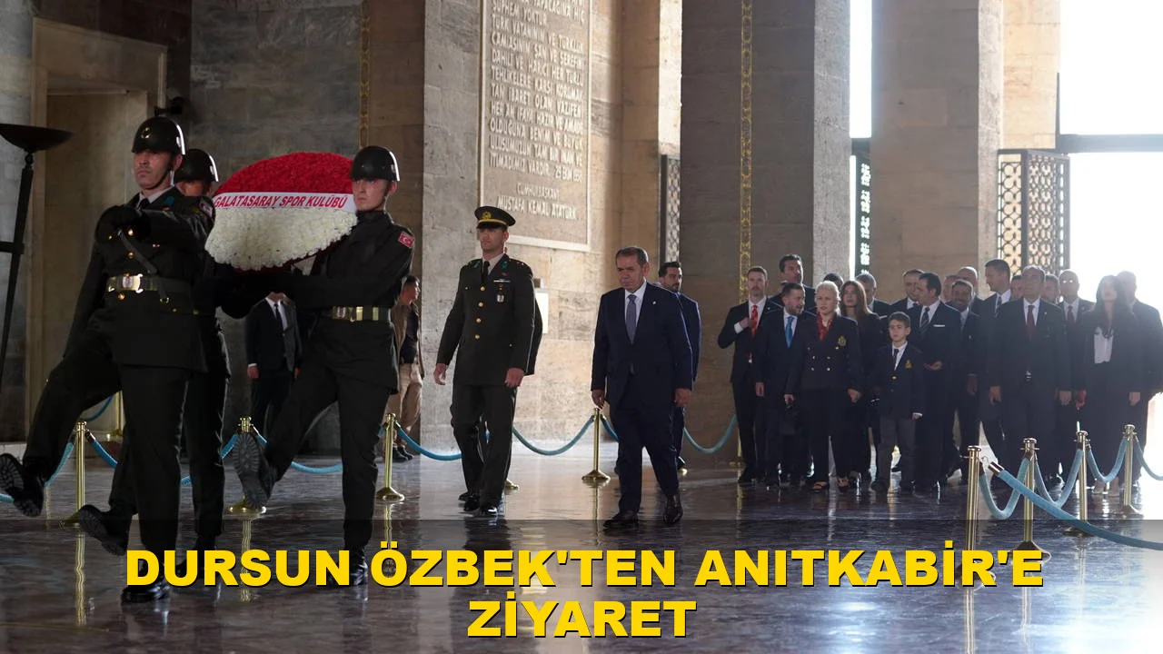 Dursun Özbek'ten Anıtkabir'e ziyaret