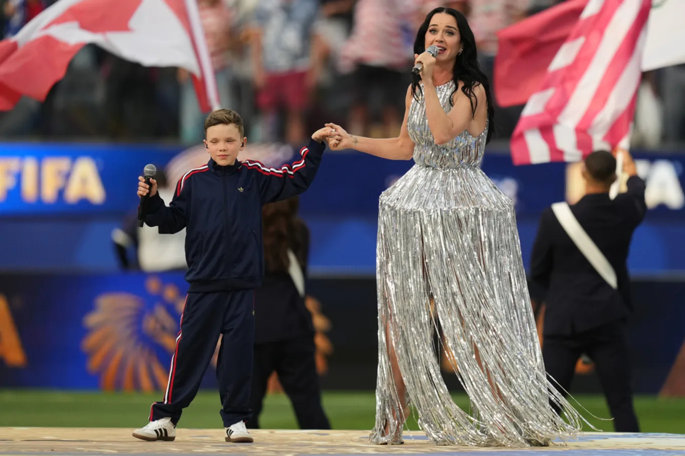Katy Perry ABD'deki Dünya yaptı!
