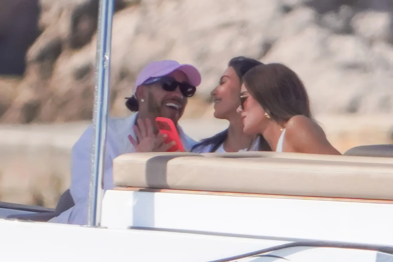Kim Kardashian ve Lewis Hamilton Monaco'da aşk yaşıyor!
