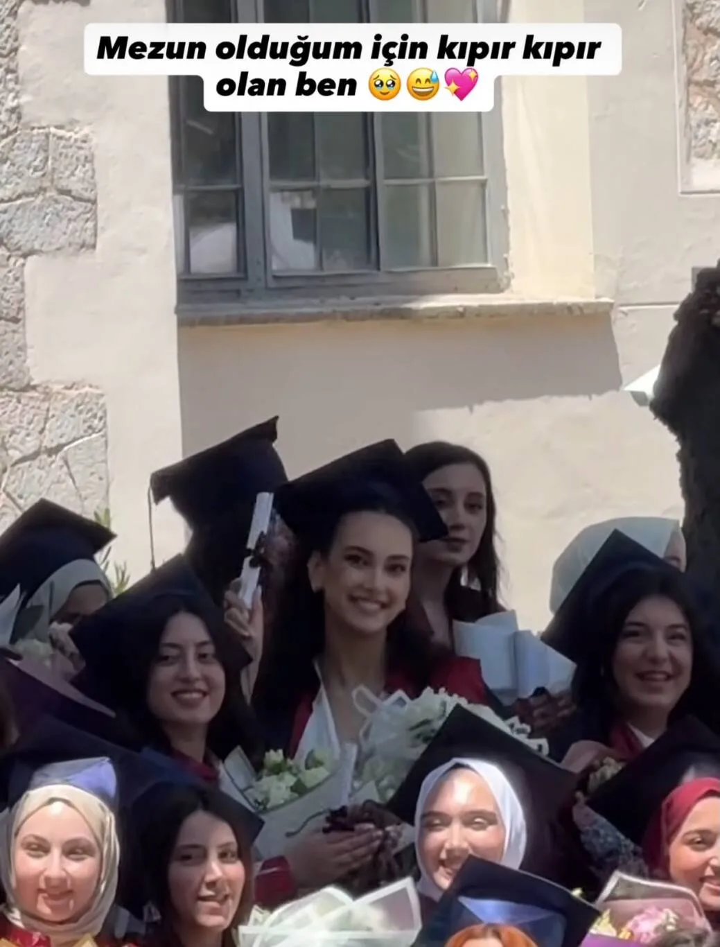 Sıla Saraydemir Mezuniyetini Kutladı!