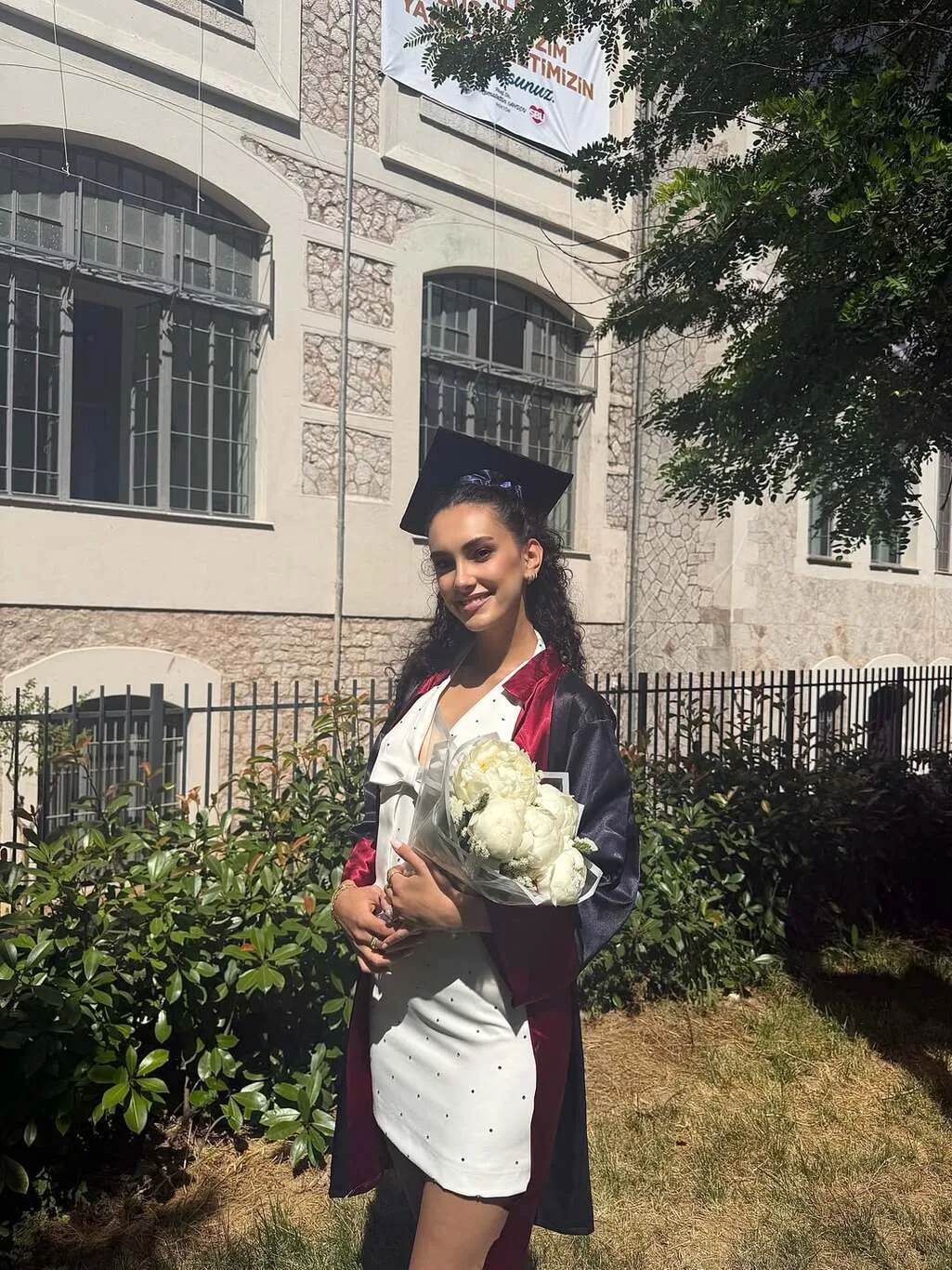 Sıla Saraydemir Mezuniyetini Kutladı!
