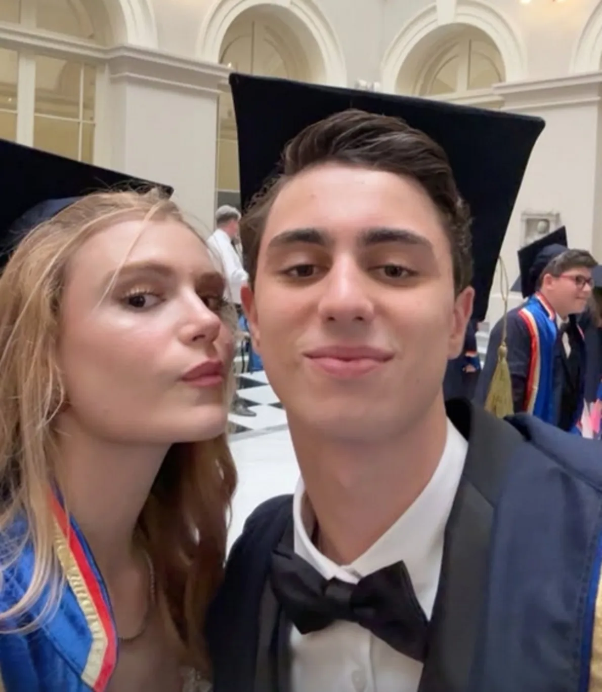 Mustafa Sandal ve Emina oldu!