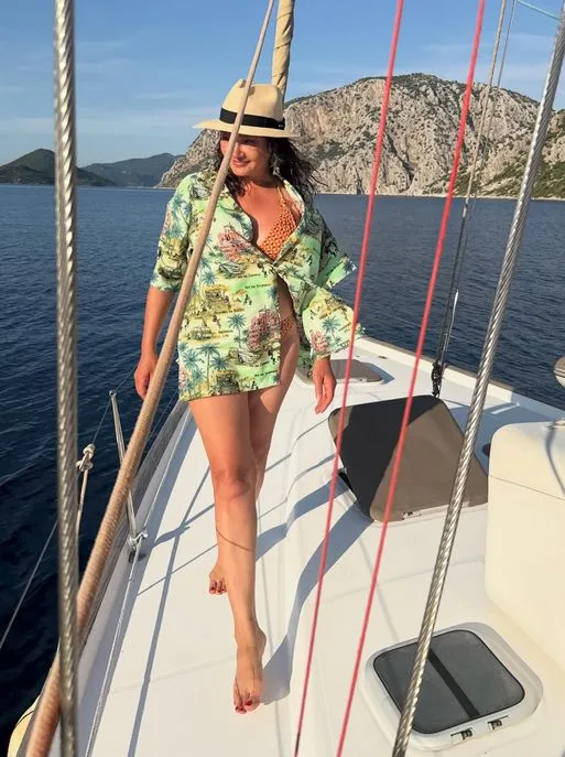 Nurgül Yeşilçay Tatil Sezonunu Açtı!