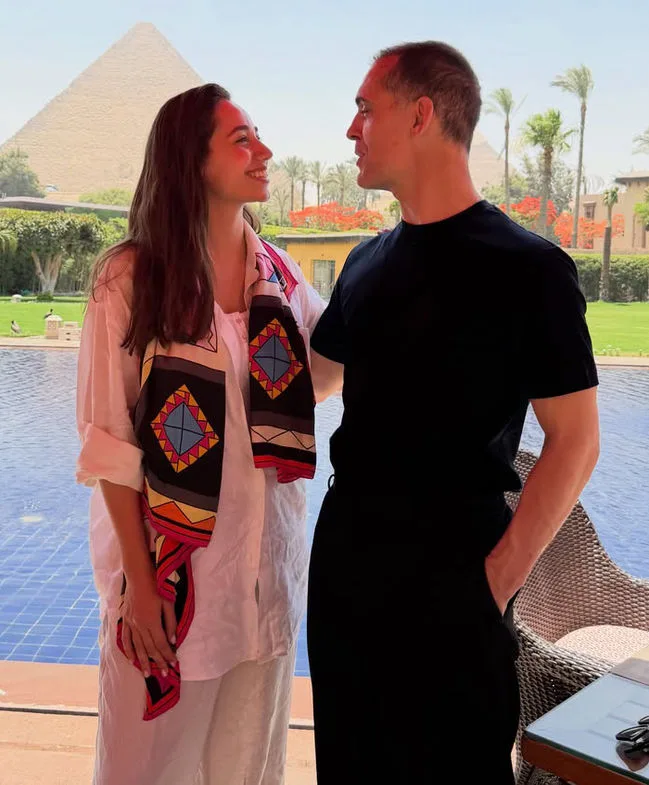 Özge Özacar ve Pedro Alonso O'choro Aynı Dizide!