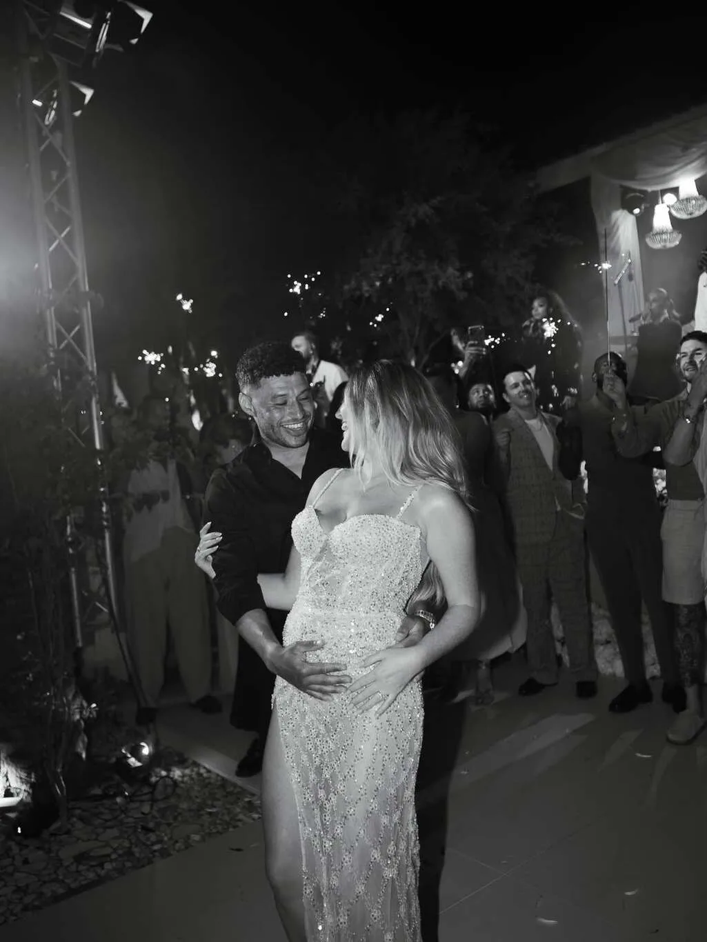 Perrie Edwards ve Alex Oxlade-Chamberlain Evlendi!