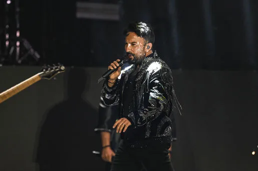 Tarkan Yağmur Altında Konser Verdi!