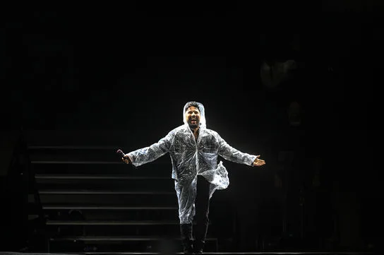 Tarkan Yağmur Altında Konser Verdi!