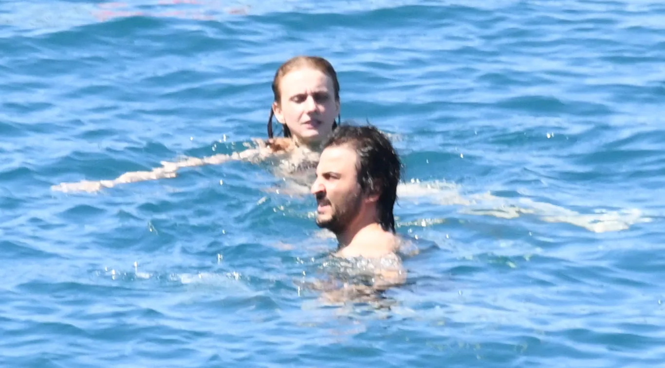 Ünlülerin Bodrum Keyfi!Ahsen Eroğlu!