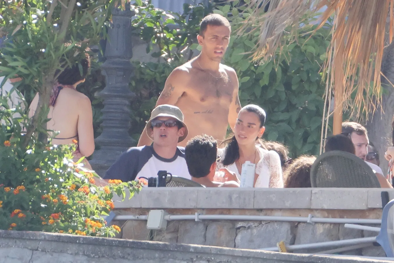 Dua Lipa ve Callum Turner!