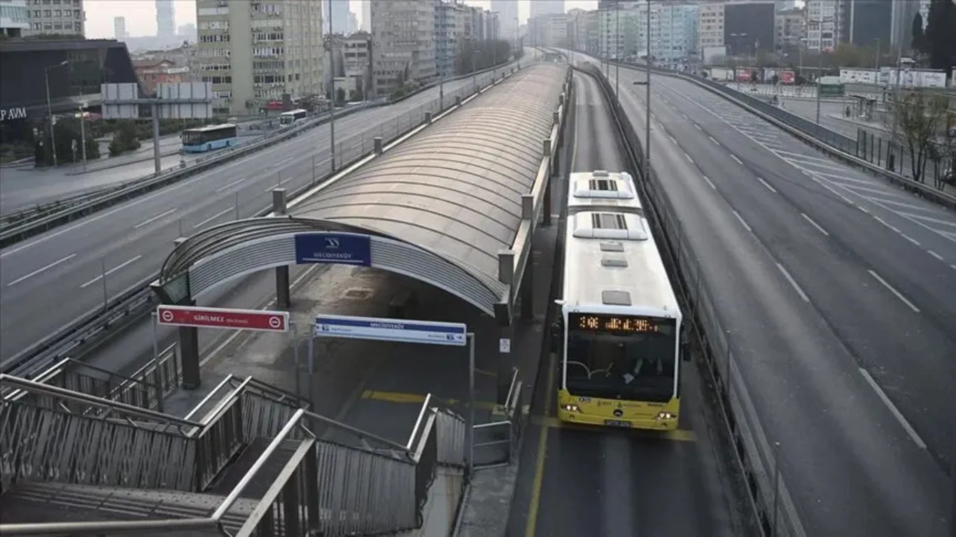 15 Temmuz'da metrobüs Durakları Kapalı mı?
