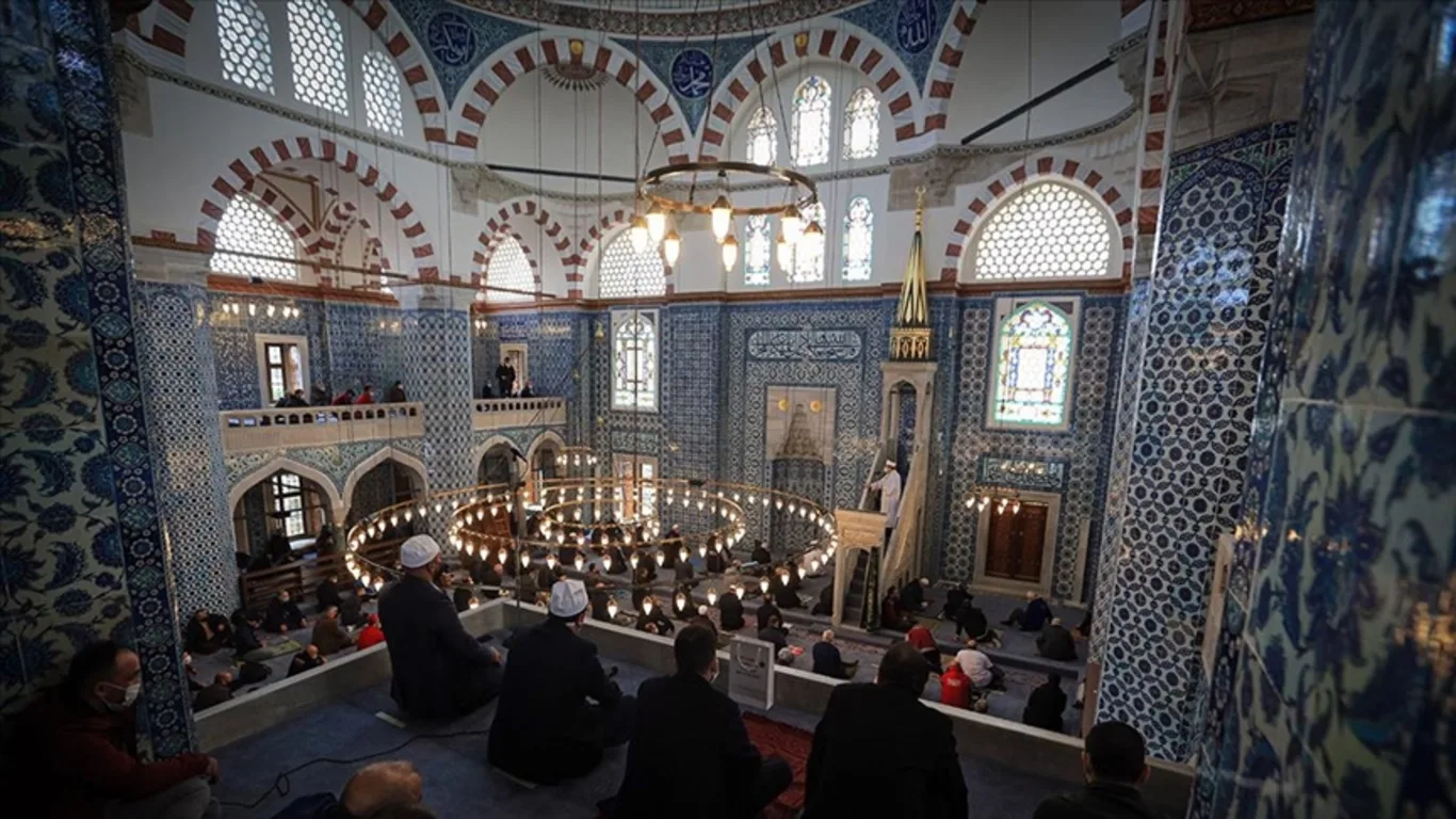 Cuma Namazı Saatleri…!