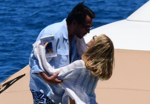 Aslı Turanlı ile Taha Tatlıcı Bodrum'da aşk…!