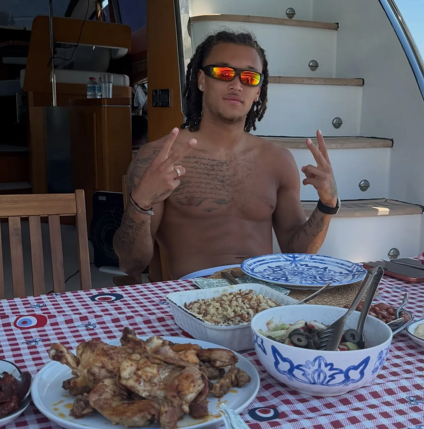 Bodrum'da tatil yapan Belçikalı Futbolcu!