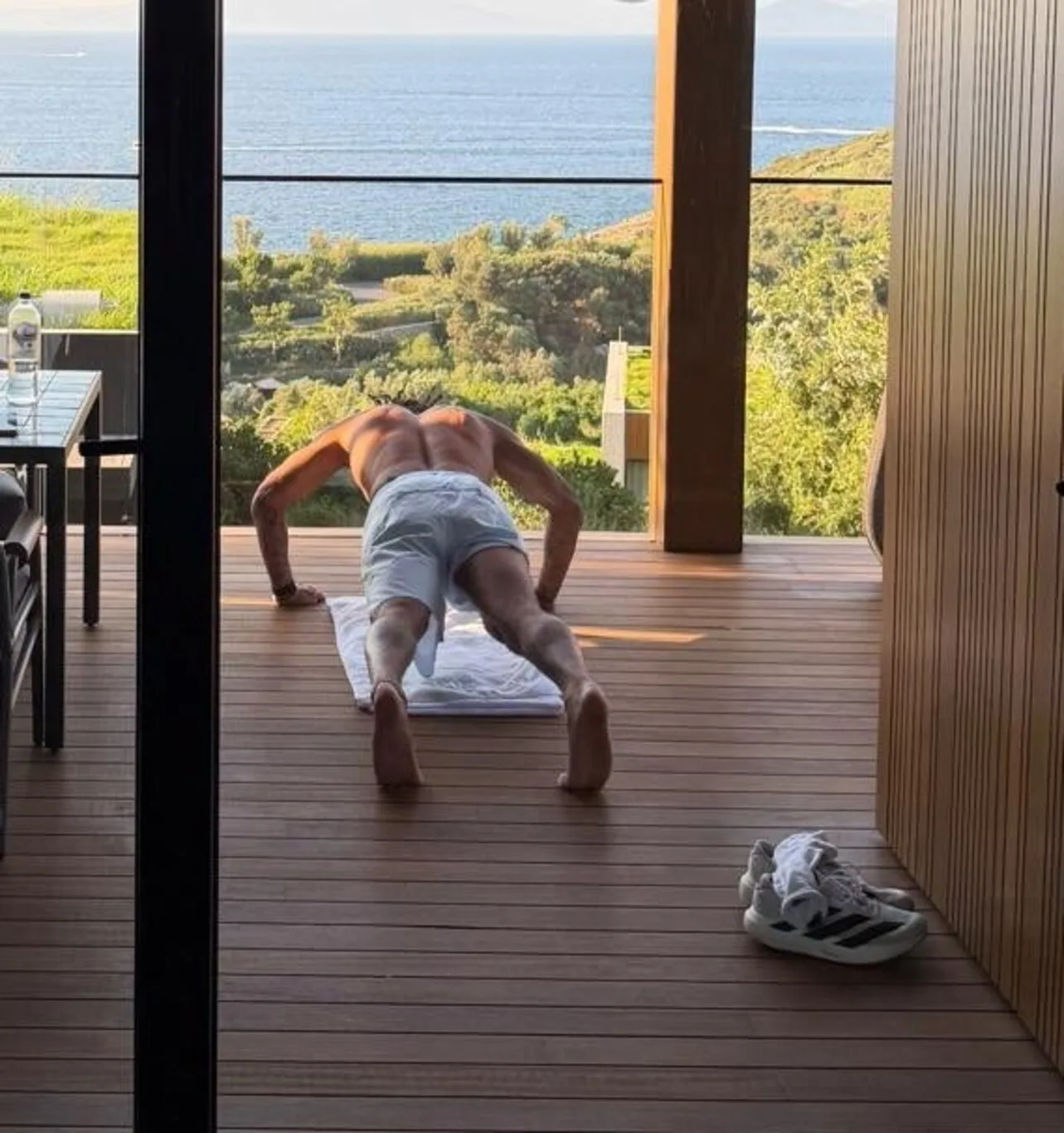 Bodrum'da tatil yapan Belçikalı Futbolcu!