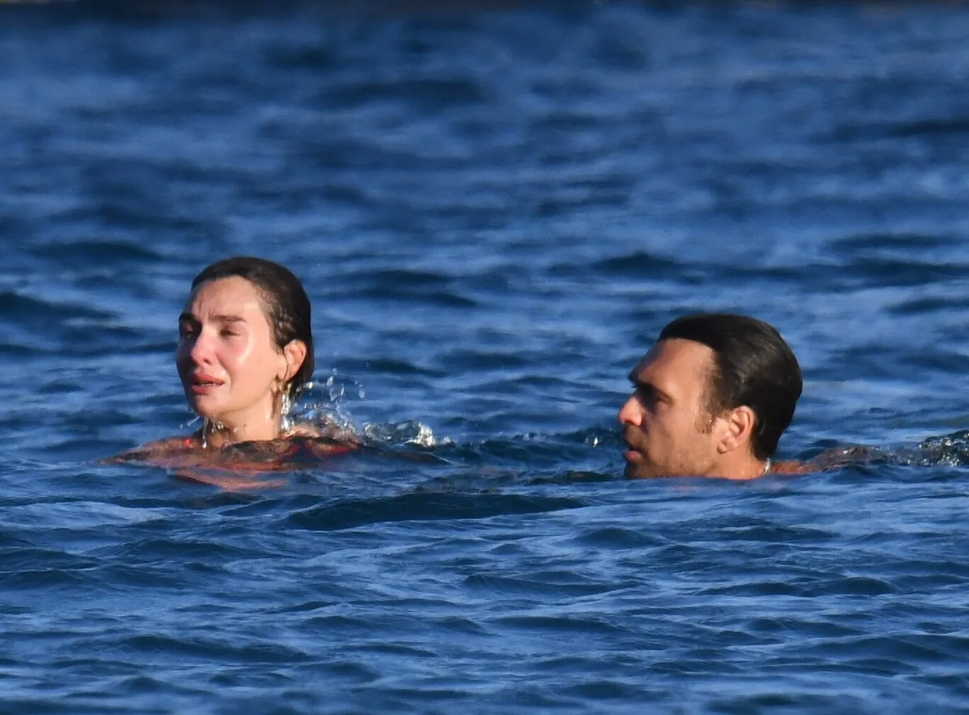 Birce Akalay ve Hakan Kurtaş Bodrum'da tatil yaptı!