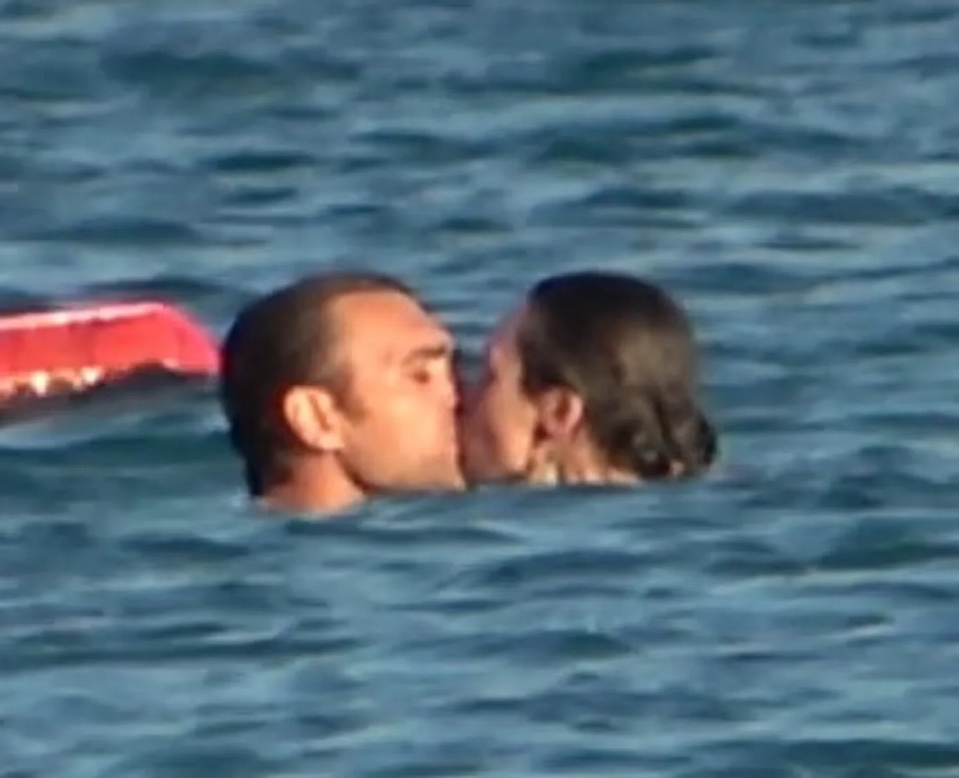 Birce Akalay ve Hakan Kurtaş Bodrum'da tatil yaptı!