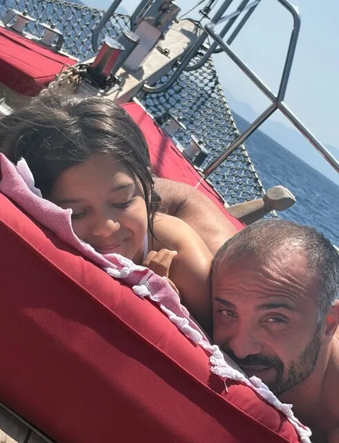 Demet Akalın Tatildeki Anlarını Paylaştı!
