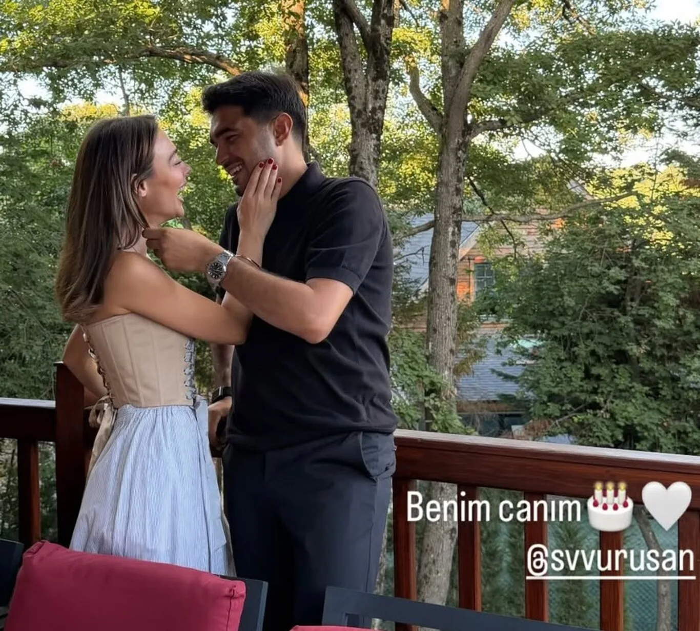 Rabia Soytürk, Samet Vuruşan'a romantik bir…!